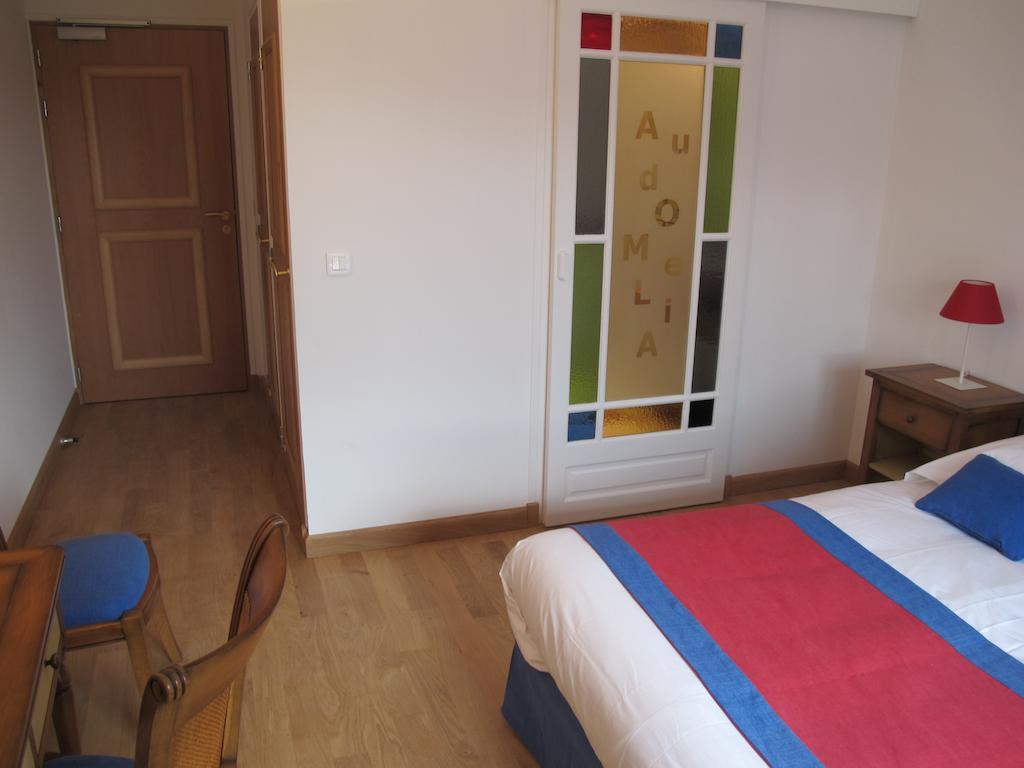 Hotel Au Domelia Provinois Cerneux Pokoj fotografie